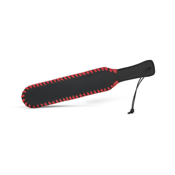 Verspieltes BDSM Paddel aus Leder, mit Schlaufe, abgesetzte rote Ziernaht